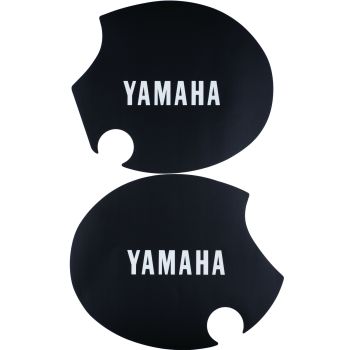 Seitendeckelaufkleber-Set 'YAMAHA' rechts+links, schwarz, B-Ware, da Schrift li/re unterschiedliche Höhe hat (rechts ca. -7mm)